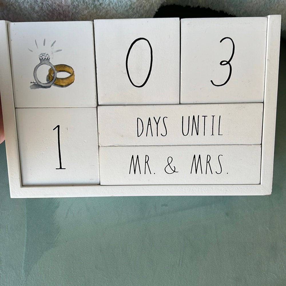 Rae Dunn countdown block calender